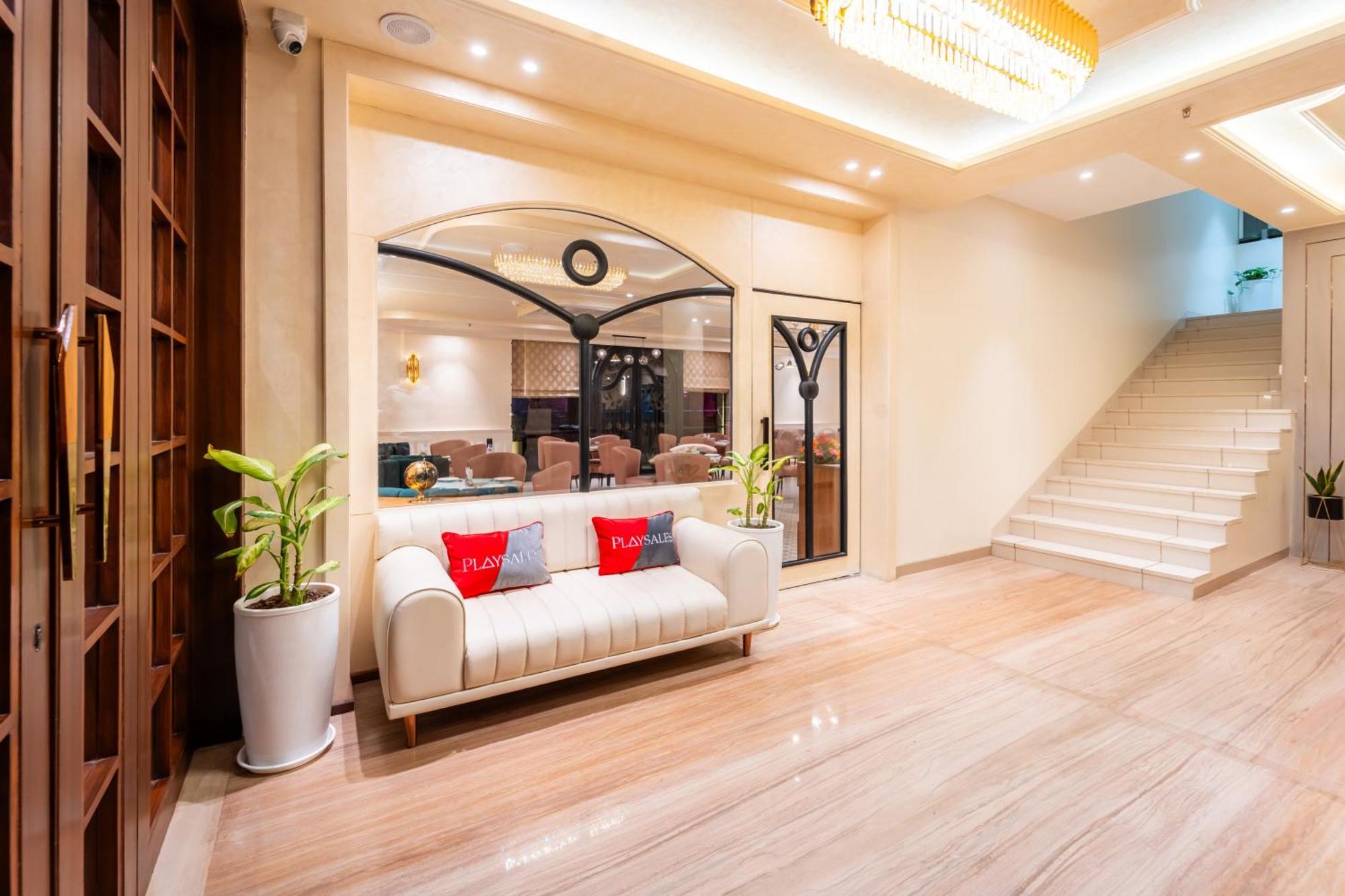 Playsales Scarlet Vijay Nagar Indore Exterior foto